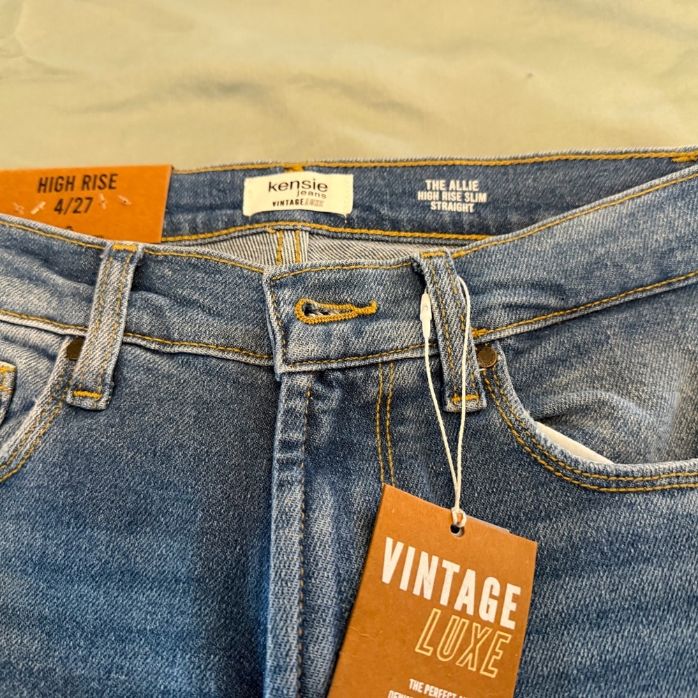 Kensie Women’s Luxe Straight Jeans